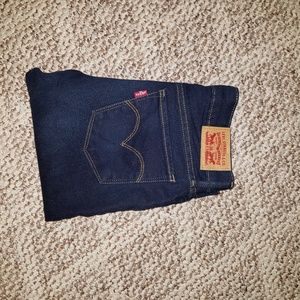 Levi 711 skinny jeans dark wash size 4 NEW W/ TAGS